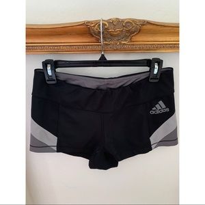 Adidas Compression Shorts -SZ: M